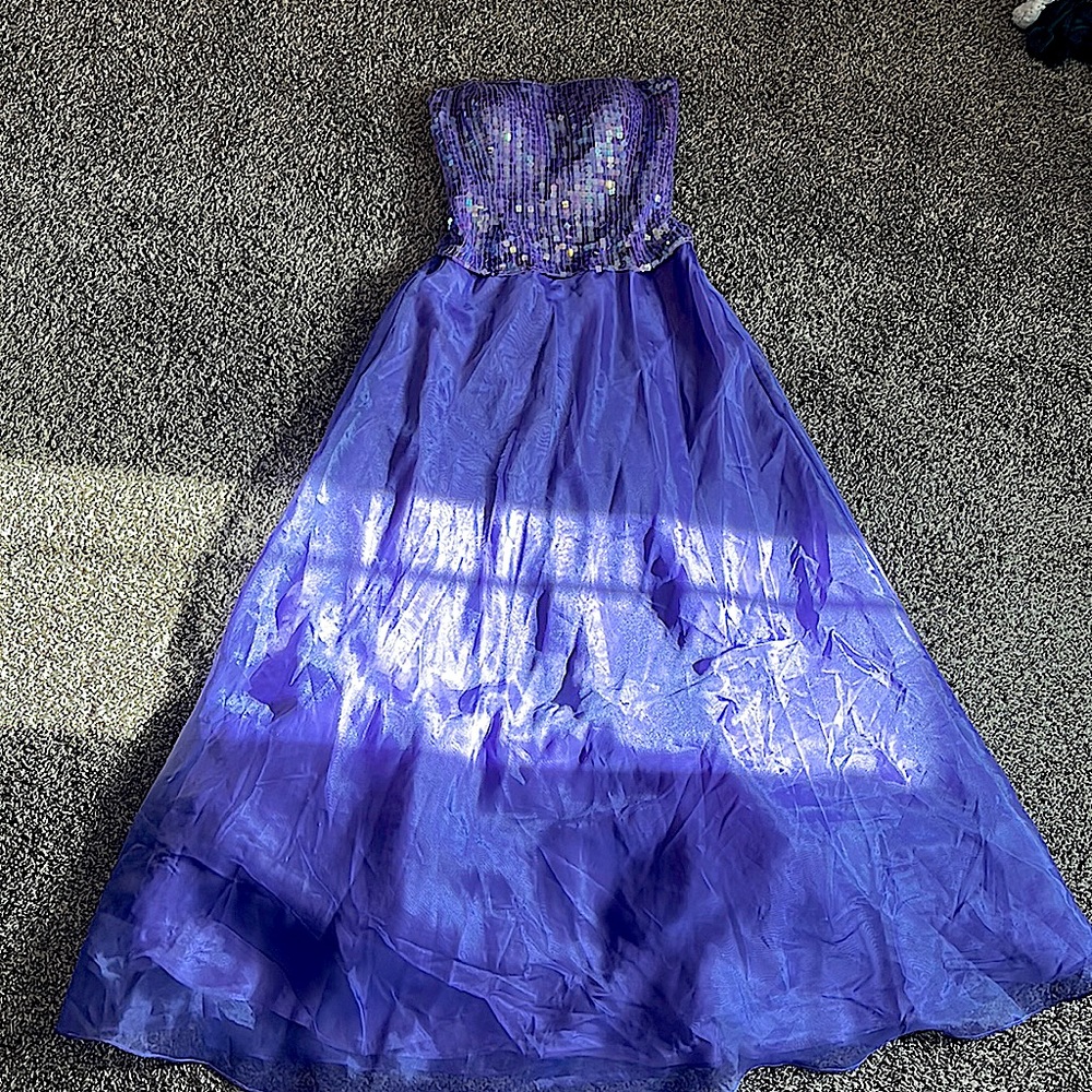 Nadine Size 5 purple sequin strapless formal dress